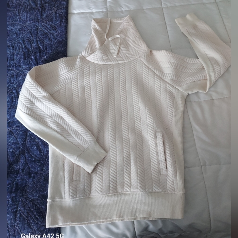 EUC Prana funnel neck sweatshirt top, S, cream